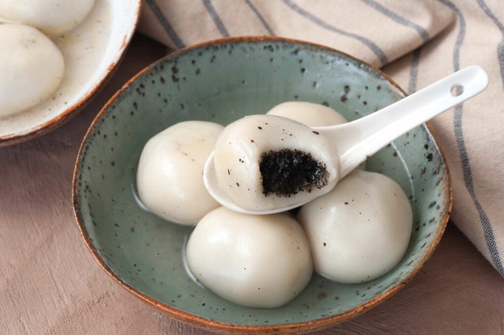 cooked tangyuan