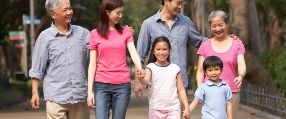 Chinese-Family-In-Park