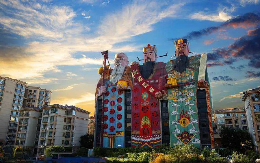 Kitschy Tourist Attractions in china
